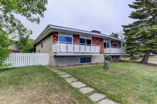 Main Floor Legal 2 Bedroom 1 Bath Suite for Rent - Photo 2