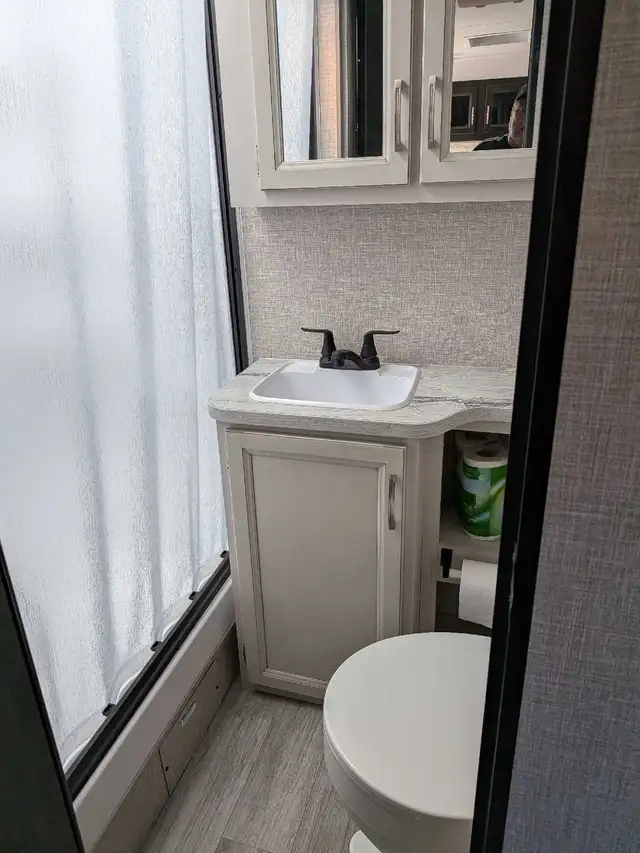 Selling my light weight. No slides micro Rv/2023 jayco