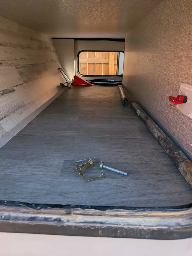 Selling my light weight. No slides micro Rv/2023 jayco - Photo 6