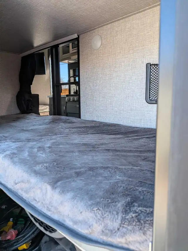 Selling my light weight. No slides micro Rv/2023 jayco - Photo 8