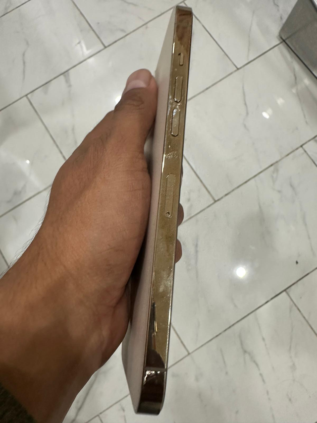 iPhone 12 Pro max 128GB Airpods Pkg/Delivery - Photo 10