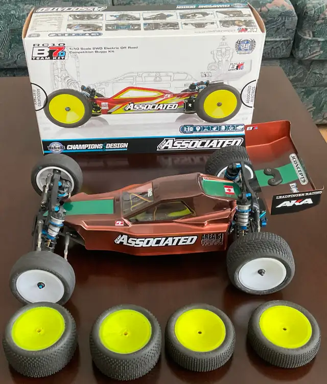 Associated RC10 B7D Roller