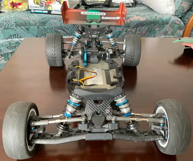 Associated RC10 B7D Roller - Photo 4