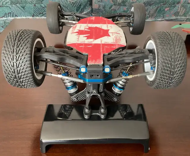 Associated RC10 B7D Roller - Photo 5