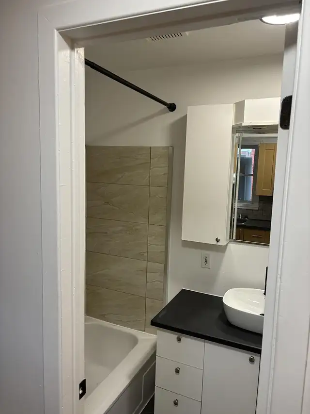 4 1/2 Rénové à louer rue de Rouville, Montréal - Photo 8