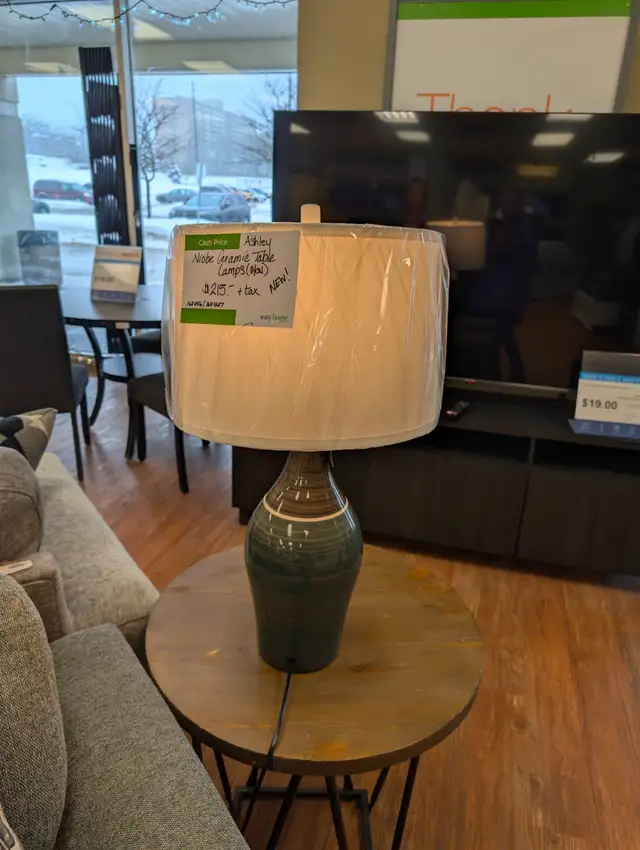 ASHLEY FURNITURE LAMPS REDUCED TO CLEAR!! STARTING AT $30  TAX - Photo 3