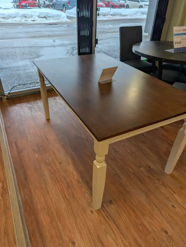 ASHLEY FURNITURE DINETTE TABLE (NO CHAIRS) SMALL COSMETIC DAMAGE