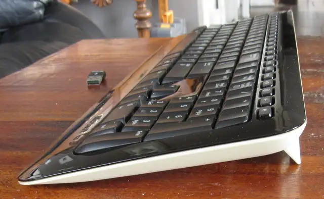Microsoft Wireless Keyboard 800 - Photo 2