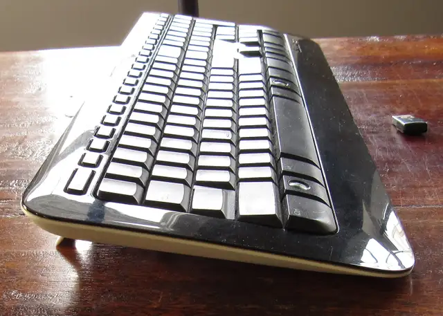 Microsoft Wireless Keyboard 800 - Photo 3