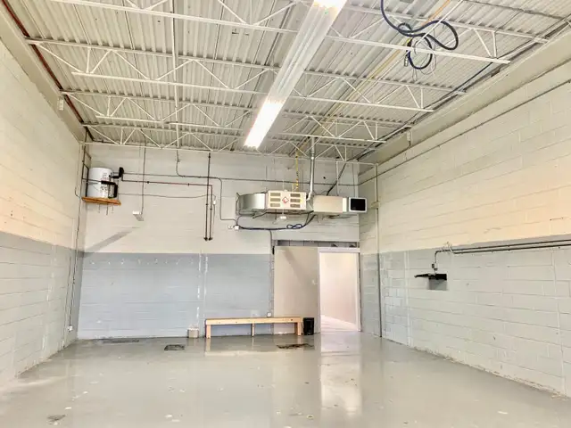 Units 5/8/16 Warehouse   Office  3135 Universal Drive - Photo 7