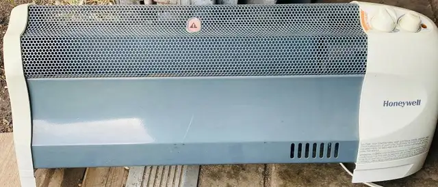 Portable Heater, Honey Well - Photo 2