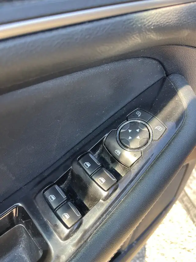 2019 Ford Edge SEL , safety included - Photo 8