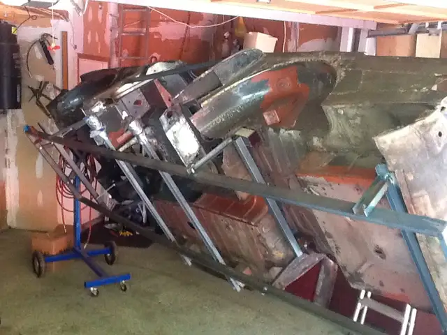 Triumph TR body rotisserie - Photo 3