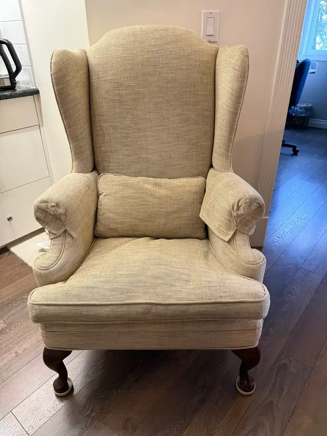 2 wing hairs - Photo 3