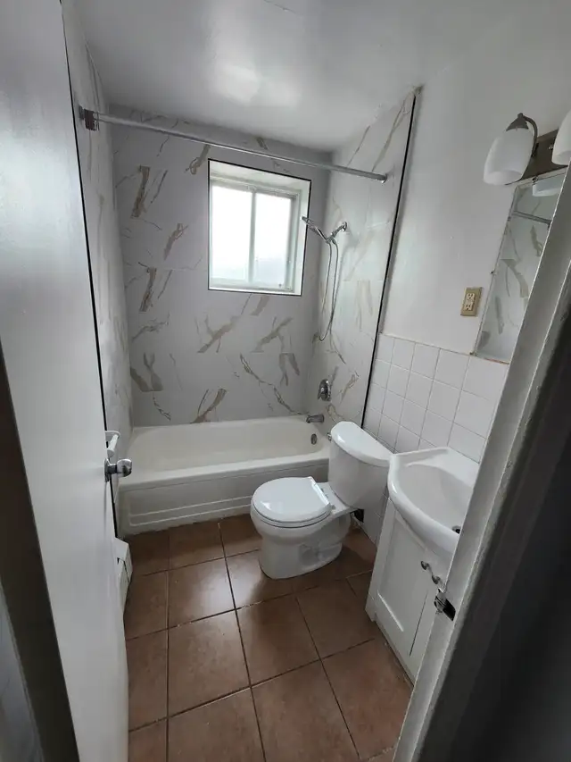 TWO BEDROOM APARTMENTS AVAILABLE NOW $1,575/mth - Photo 3