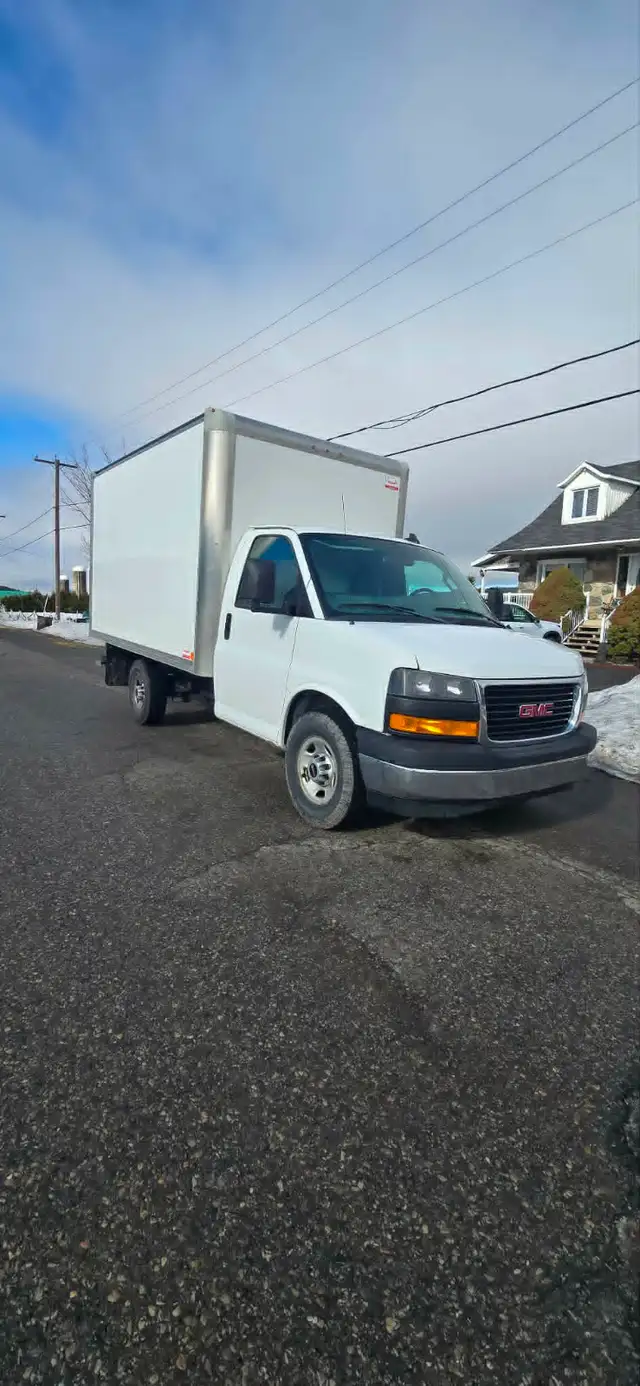 CAMION CUBE 12 PIEDS