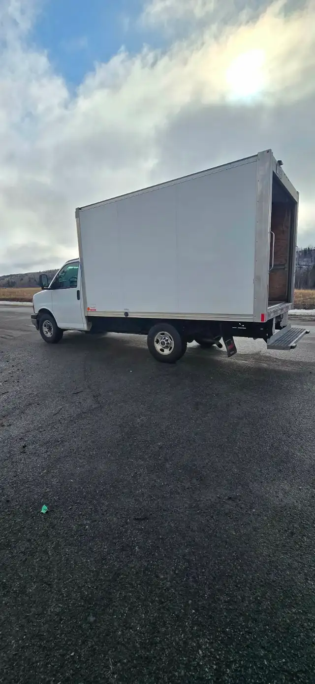 CAMION CUBE 12 PIEDS - Photo 5