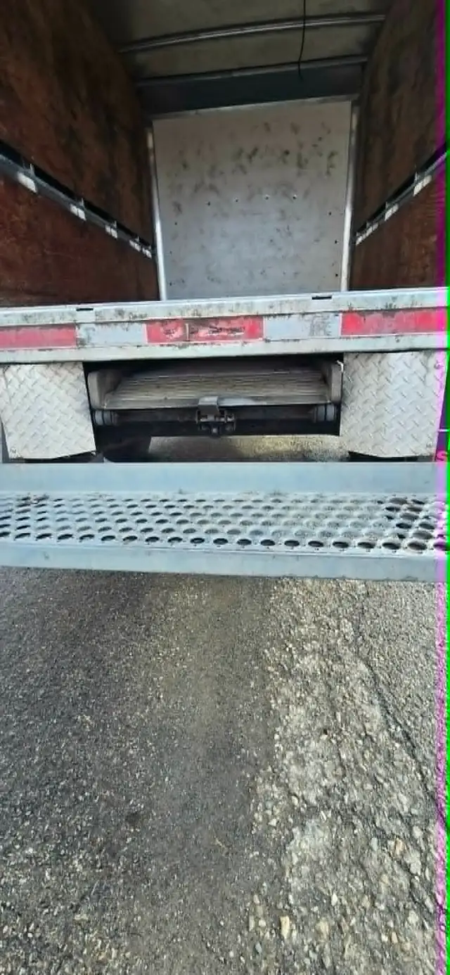 CAMION CUBE 12 PIEDS - Photo 6