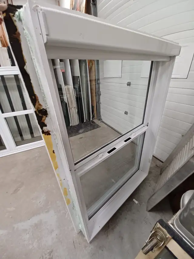 Vinyl Window - Photo 2