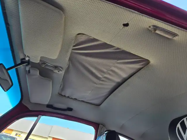 1975 Volkswagen Super Beetle Fully Restored ! Manual ! - Photo 22