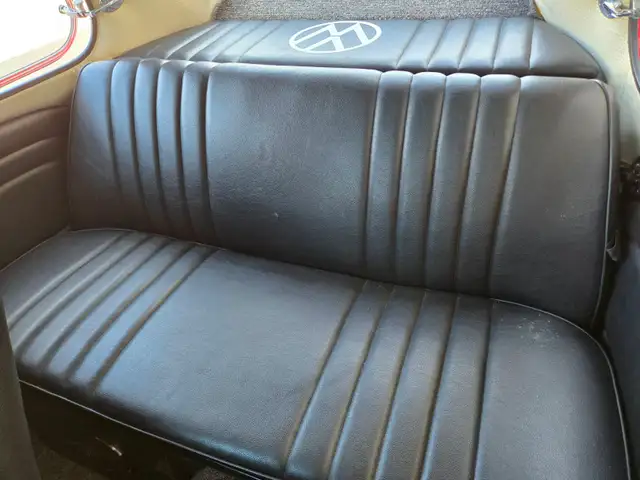 1975 Volkswagen Super Beetle Fully Restored ! Manual ! - Photo 26