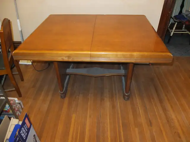 DINING ROOM TABLE