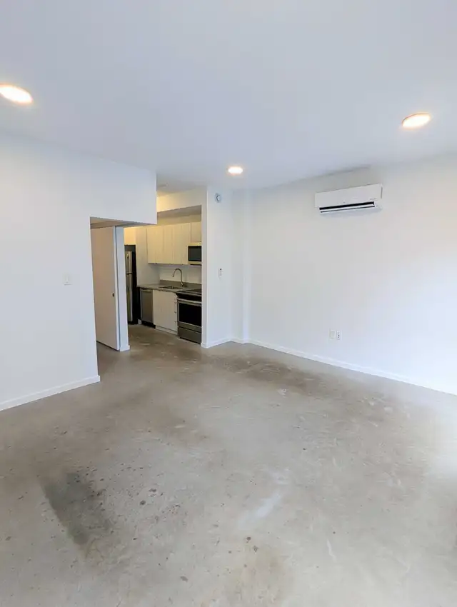 Beautiful 1-Bedroom Available in Unbeatable North End Location - Photo 5