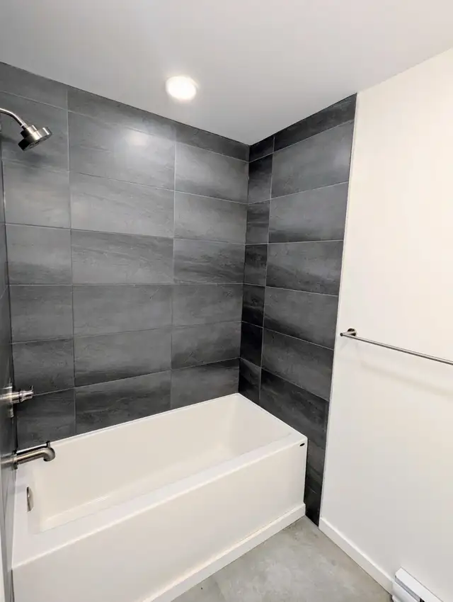 Beautiful 1-Bedroom Available in Unbeatable North End Location - Photo 8