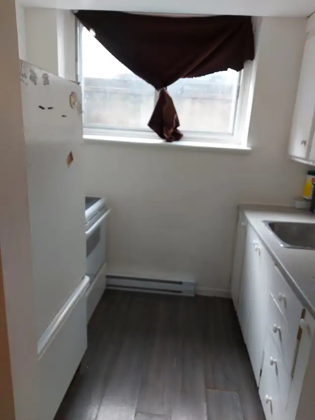 4 1/2 LIBRE À LA VILLE DE JOLIETTE - Photo 2