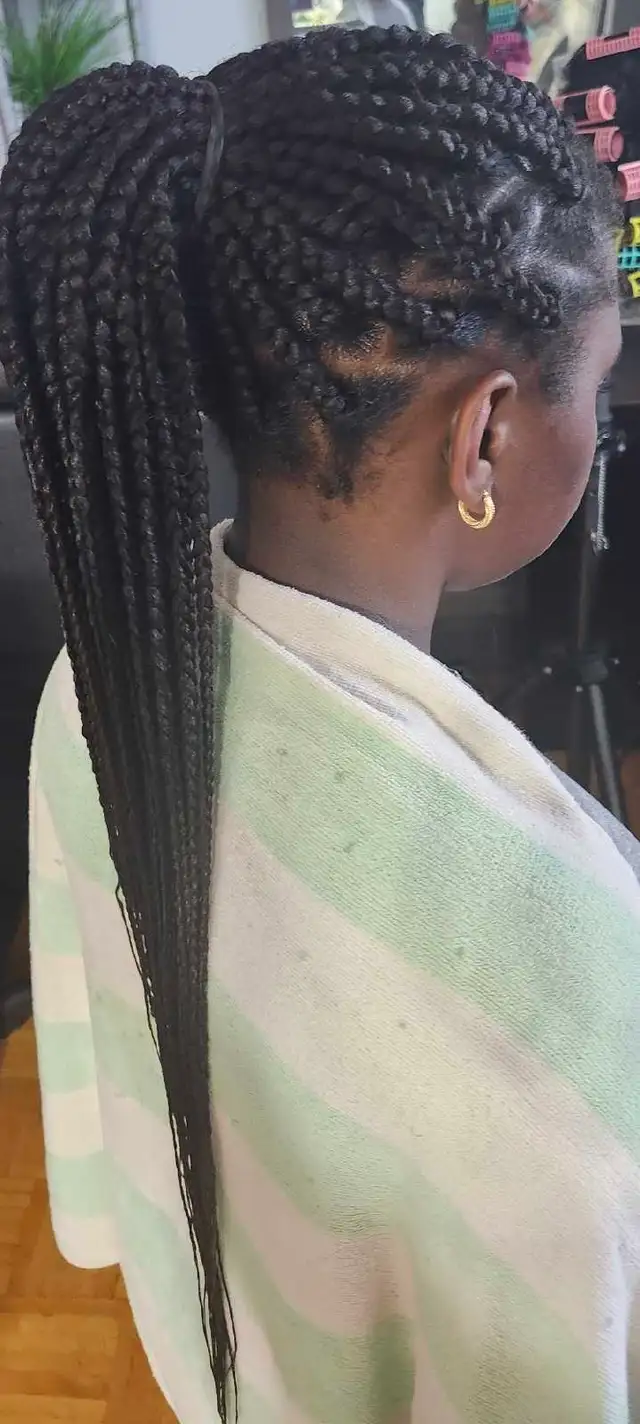 Hair !Hair! Hair - Photo 2