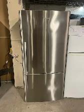 Réfrigérateur stainless 31'' congélateur au bas Fisher & Paykel