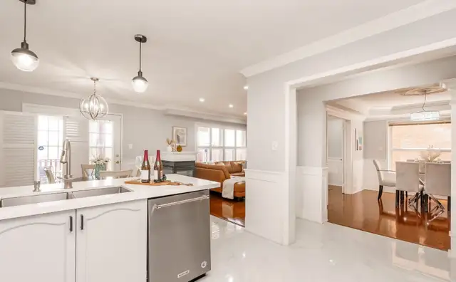 BRIGHT ROOM FOR RENT IN BRAMPTON - IMMEDIATELY - Photo 2