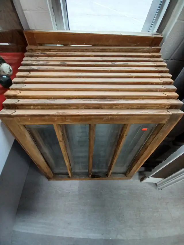 Antique Windows - Photo 3