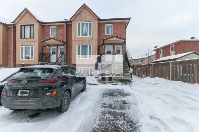 Condo à Louer - 570 Boul. des Hautes Plaines