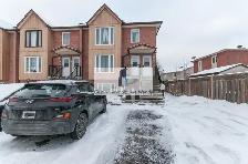 Condo à Louer - 570 Boul. des Hautes Plaines