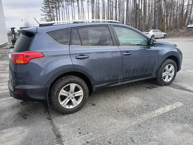 Toyota Rav4 2013 XLE AWD - Photo 4