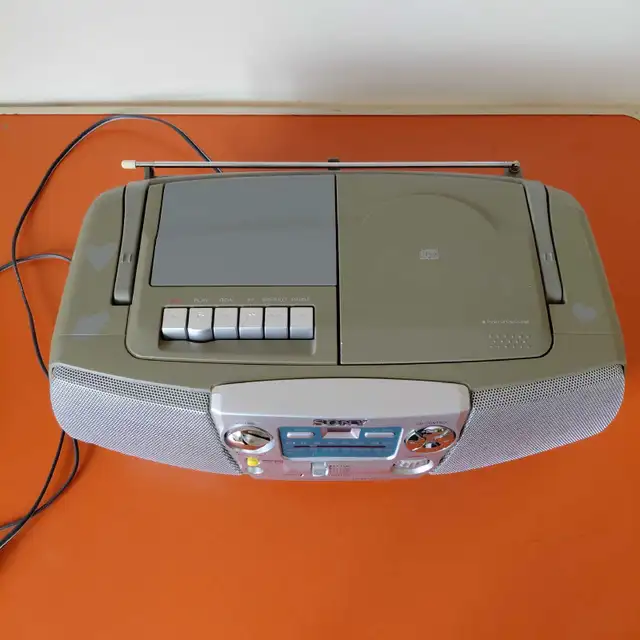 Radio Boombox Sony vintage AM FM CD Cassette - Photo 2