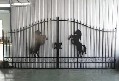 Iron Driveway Gate 20FT - Beautiful Horse Artwork!