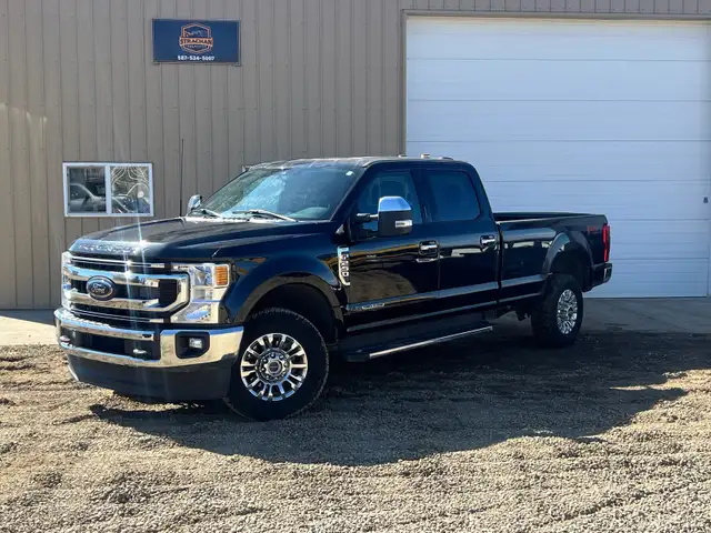 2022 Ford F-250 6.7L Long Box Crew Cab XLT - Photo 2