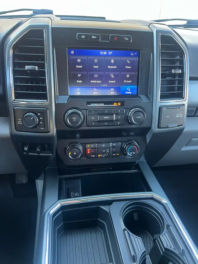 2022 Ford F-250 6.7L Long Box Crew Cab XLT - Photo 9