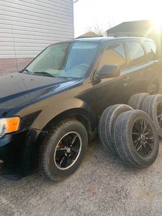 2008 Ford Escape PARTS. NOT ROAD WORTHY