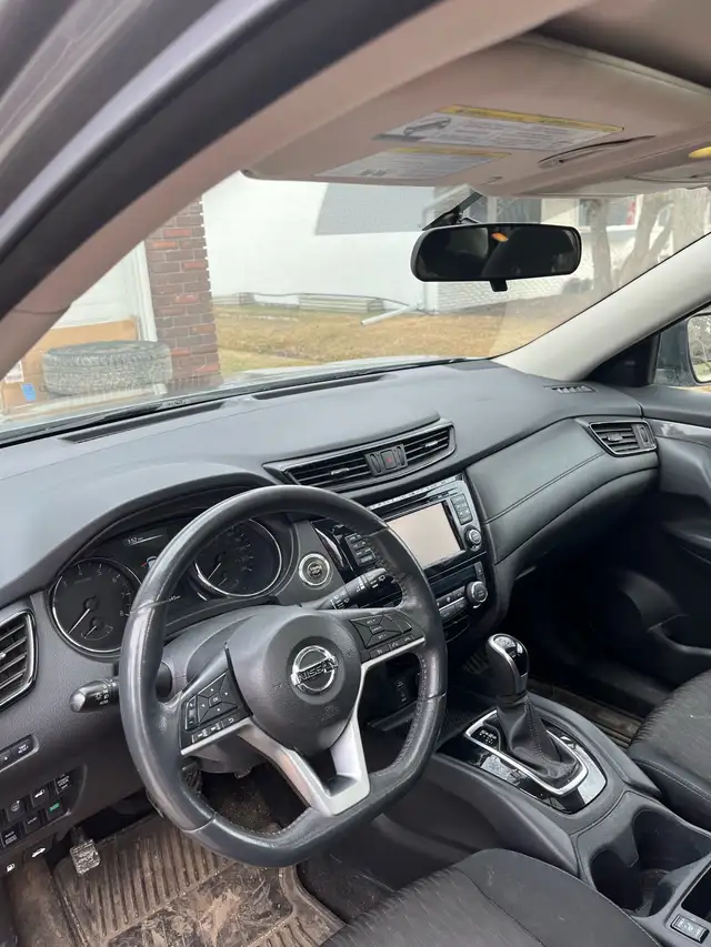 2017 Nissan Rogue SV - Photo 5