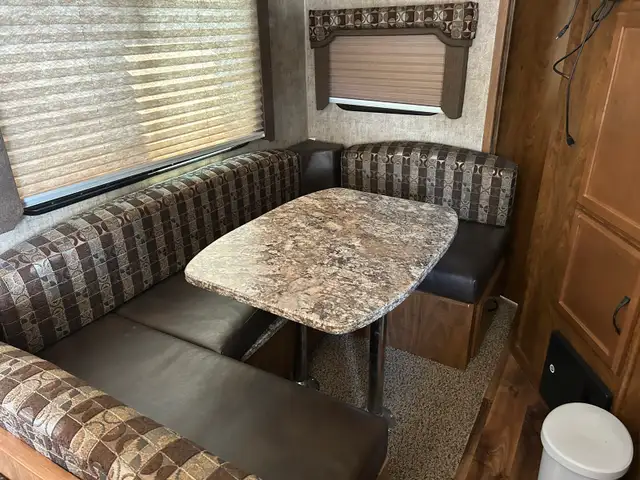 Creekside 2017RLS Travel Trailer - Photo 5