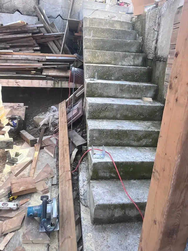 Assistant /helper/gardener/Tools/ Good attitude/Manners Req. - Photo 7