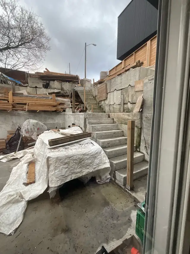 Assistant /helper/gardener/Tools/ Good attitude/Manners Req. - Photo 9