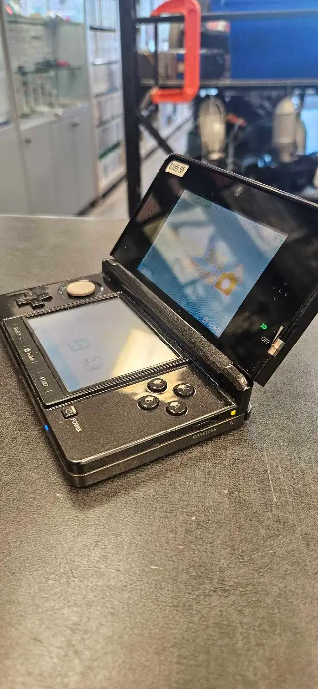 Nintendo 3DS Console - Photo 2
