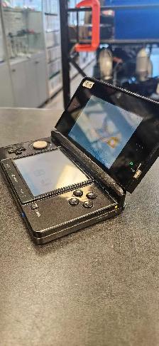 Nintendo 3DS Console - Photo 2