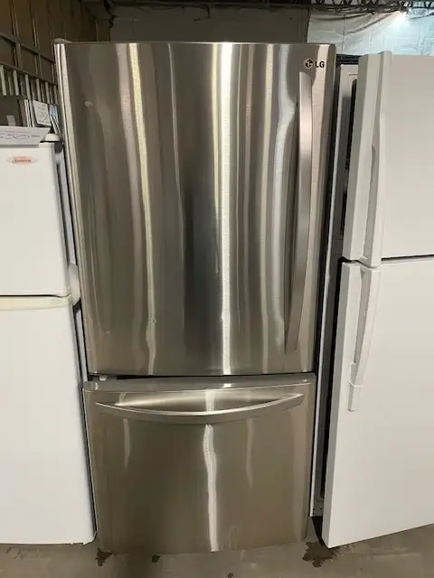 Réfrigérateur stainless 30'' congélateur au bas LG