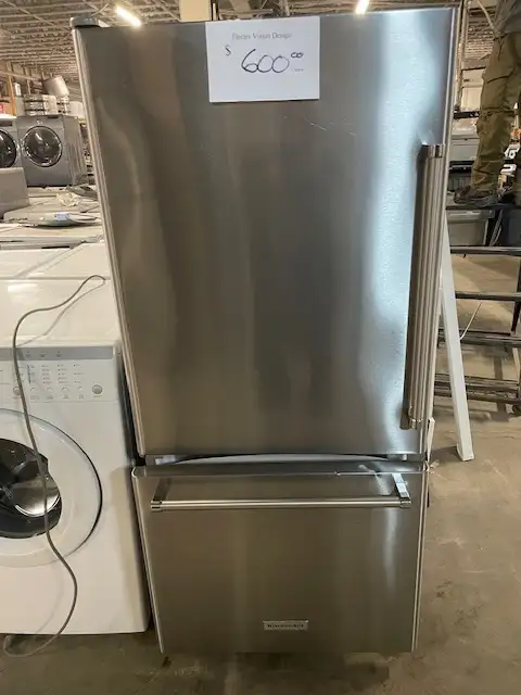 Réfrigérateur stainless 30'' congélateur au bas Kitchen Aid