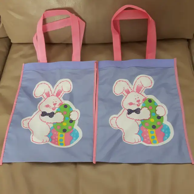 2SACS CADEAUX NEUFS PLASTIQUE LILAS ROSES 9'x12' $5.00 POUR LES2 - Photo 2